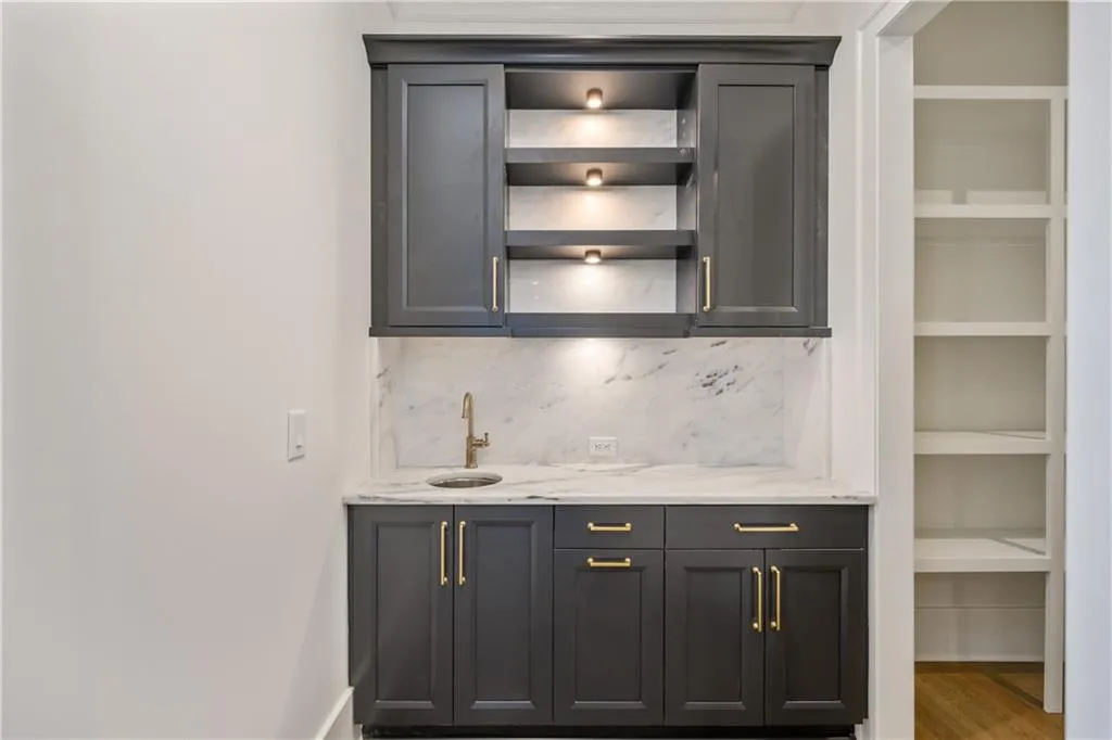 5571 Arundel Drive, Sandy Springs, Georgia 30327, 6 Bedrooms Bedrooms, ,7 BathroomsBathrooms,Residential,Sold,5571 Arundel Drive,6622891