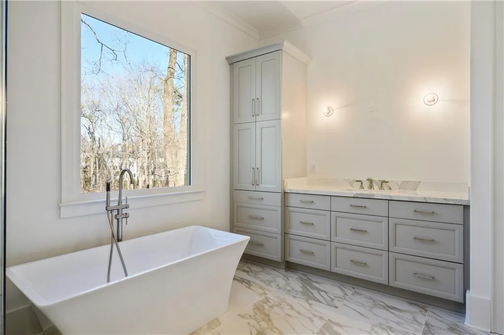 5571 Arundel Drive, Sandy Springs, Georgia 30327, 6 Bedrooms Bedrooms, ,7 BathroomsBathrooms,Residential,Sold,5571 Arundel Drive,6622891