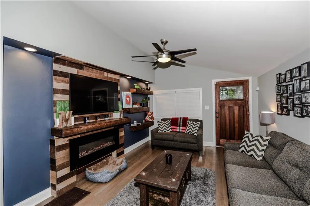 677 Holmes Street Nw, Atlanta, Georgia 30318, 2 Bedrooms Bedrooms, ,2 BathroomsBathrooms,Residential,Sold,677 Holmes Street Nw,5839894