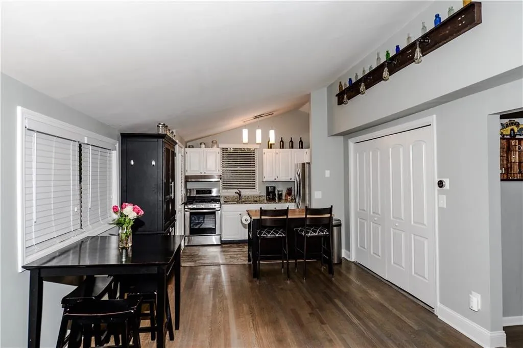 677 Holmes Street Nw, Atlanta, Georgia 30318, 2 Bedrooms Bedrooms, ,2 BathroomsBathrooms,Residential,Sold,677 Holmes Street Nw,5839894
