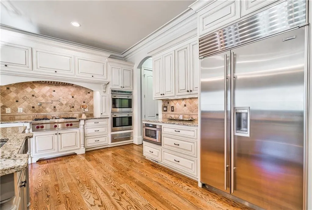740 Glenairy Drive, Sandy Springs, Georgia 30328, 6 Bedrooms Bedrooms, ,5 BathroomsBathrooms,Residential,Sold,740 Glenairy Drive,5946228