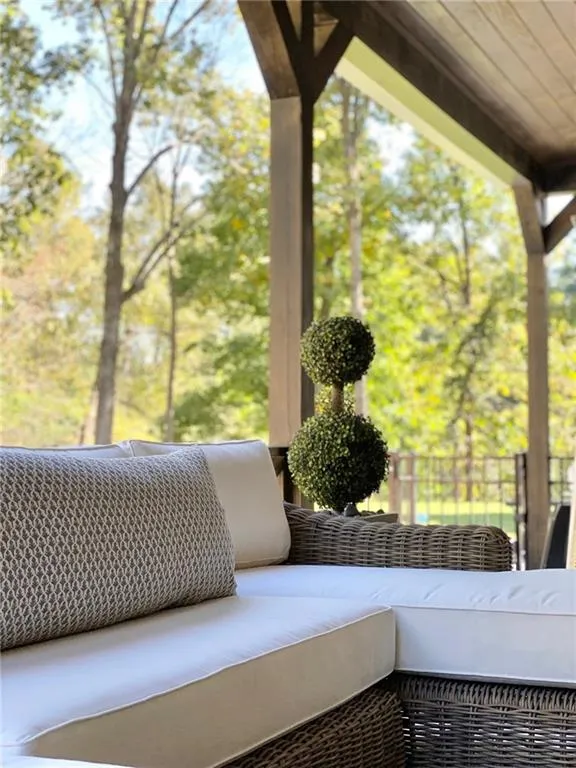 4087 Beechwood Drive Nw, Atlanta, Georgia 30327, 6 Bedrooms Bedrooms, 0 ,6 BathroomsBathrooms,Residential,For Sale,4087 Beechwood Drive Nw,7753516