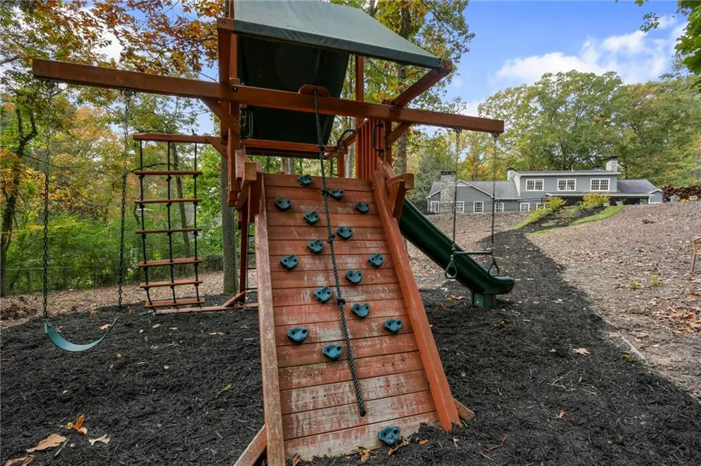 4087 Beechwood Drive Nw, Atlanta, Georgia 30327, 6 Bedrooms Bedrooms, 0 ,6 BathroomsBathrooms,Residential,For Sale,4087 Beechwood Drive Nw,7753516