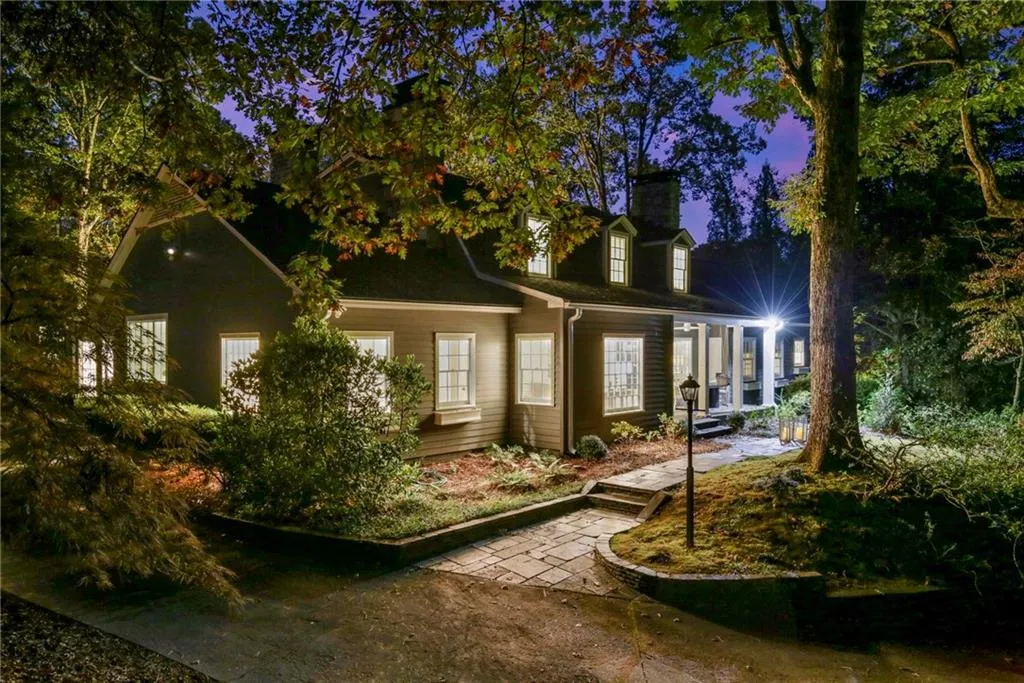 4087 Beechwood Drive Nw, Atlanta, Georgia 30327, 6 Bedrooms Bedrooms, 0 ,6 BathroomsBathrooms,Residential,For Sale,4087 Beechwood Drive Nw,7753516