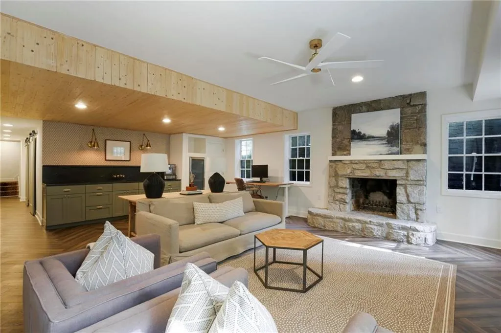 4087 Beechwood Drive Nw, Atlanta, Georgia 30327, 6 Bedrooms Bedrooms, 0 ,6 BathroomsBathrooms,Residential,For Sale,4087 Beechwood Drive Nw,7753516