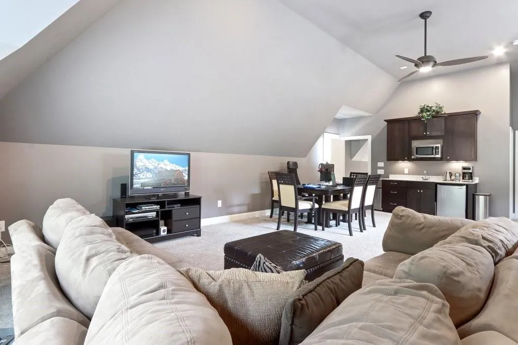 441 Johnson Ferry Road Ne, Atlanta, Georgia 30328, 5 Bedrooms Bedrooms, ,5 BathroomsBathrooms,Residential,Sold,441 Johnson Ferry Road Ne,6903450