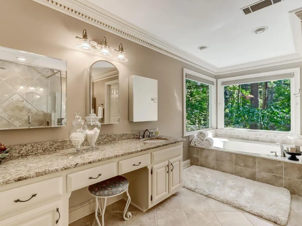 8255 Habersham Waters Road, Atlanta, Georgia 30350, 5 Bedrooms Bedrooms, ,5 BathroomsBathrooms,Residential,Sold,8255 Habersham Waters Road,6962080
