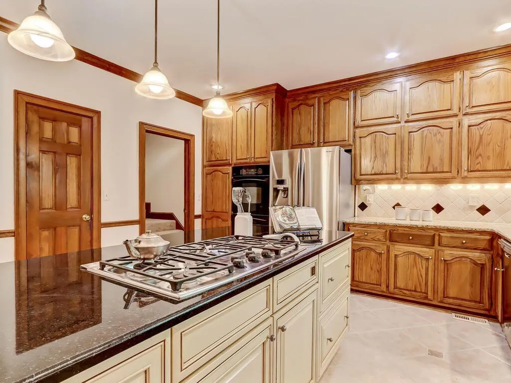 8255 Habersham Waters Road, Atlanta, Georgia 30350, 5 Bedrooms Bedrooms, ,5 BathroomsBathrooms,Residential,Sold,8255 Habersham Waters Road,6962080