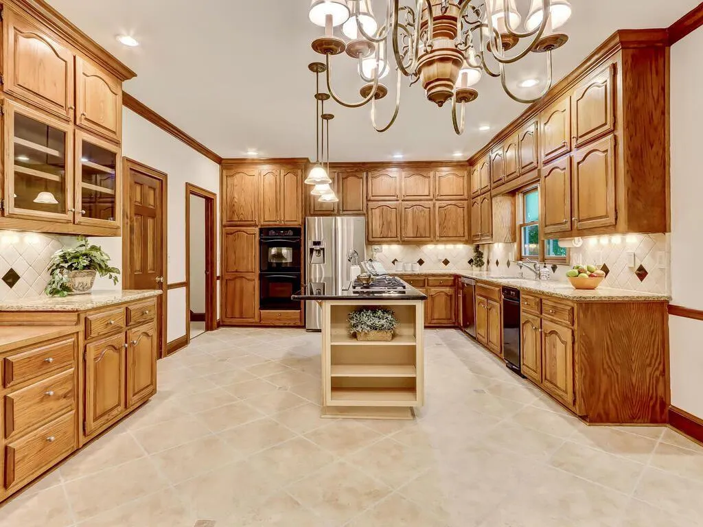 8255 Habersham Waters Road, Atlanta, Georgia 30350, 5 Bedrooms Bedrooms, ,5 BathroomsBathrooms,Residential,Sold,8255 Habersham Waters Road,6962080