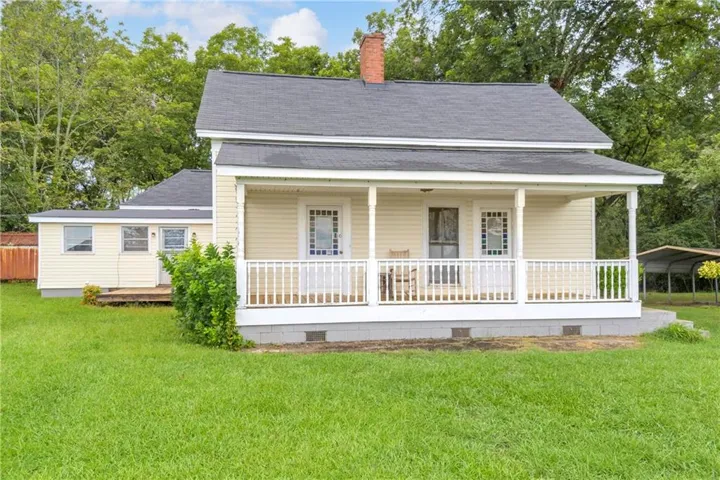 5270 Gainesville Street, Flowery Branch, Georgia 30542