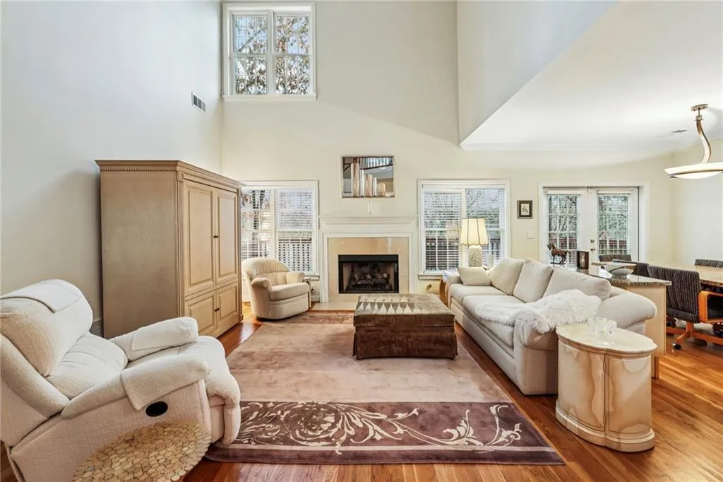 404 Brookview Circle, Atlanta, Georgia 30339, 4 Bedrooms Bedrooms, ,2 BathroomsBathrooms,Residential,For Sale,404 Brookview Circle,7686552