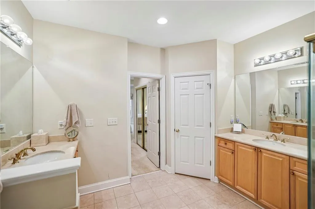 404 Brookview Circle, Atlanta, Georgia 30339, 4 Bedrooms Bedrooms, ,2 BathroomsBathrooms,Residential,For Sale,404 Brookview Circle,7686552