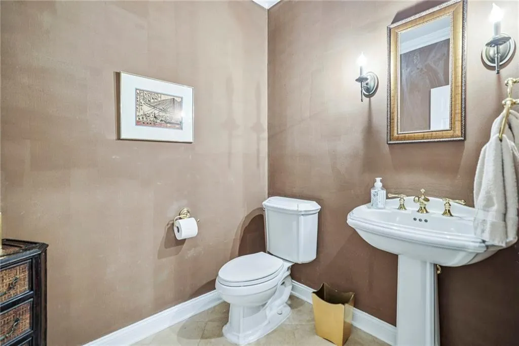 404 Brookview Circle, Atlanta, Georgia 30339, 4 Bedrooms Bedrooms, ,2 BathroomsBathrooms,Residential,For Sale,404 Brookview Circle,7686552