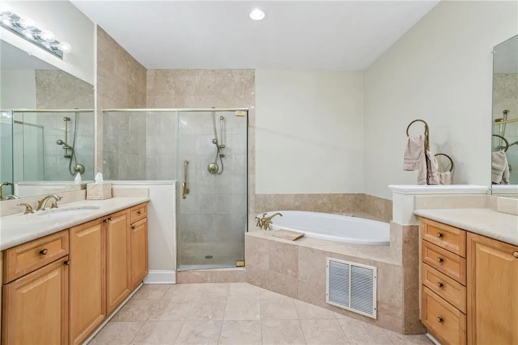 404 Brookview Circle, Atlanta, Georgia 30339, 4 Bedrooms Bedrooms, ,2 BathroomsBathrooms,Residential,For Sale,404 Brookview Circle,7686552