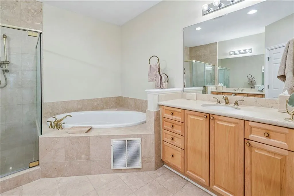 404 Brookview Circle, Atlanta, Georgia 30339, 4 Bedrooms Bedrooms, ,2 BathroomsBathrooms,Residential,For Sale,404 Brookview Circle,7686552