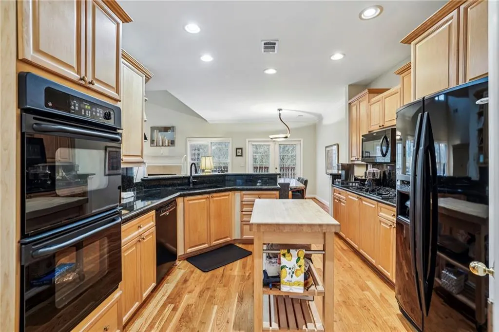404 Brookview Circle, Atlanta, Georgia 30339, 4 Bedrooms Bedrooms, ,2 BathroomsBathrooms,Residential,For Sale,404 Brookview Circle,7686552