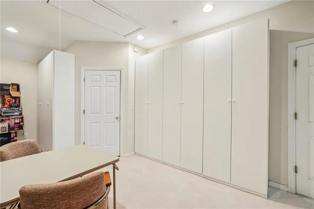 404 Brookview Circle, Atlanta, Georgia 30339, 4 Bedrooms Bedrooms, ,2 BathroomsBathrooms,Residential,For Sale,404 Brookview Circle,7686552