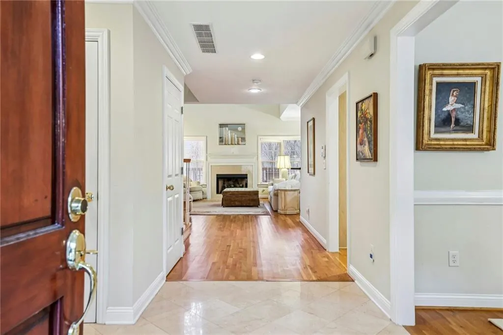 404 Brookview Circle, Atlanta, Georgia 30339, 4 Bedrooms Bedrooms, ,2 BathroomsBathrooms,Residential,For Sale,404 Brookview Circle,7686552