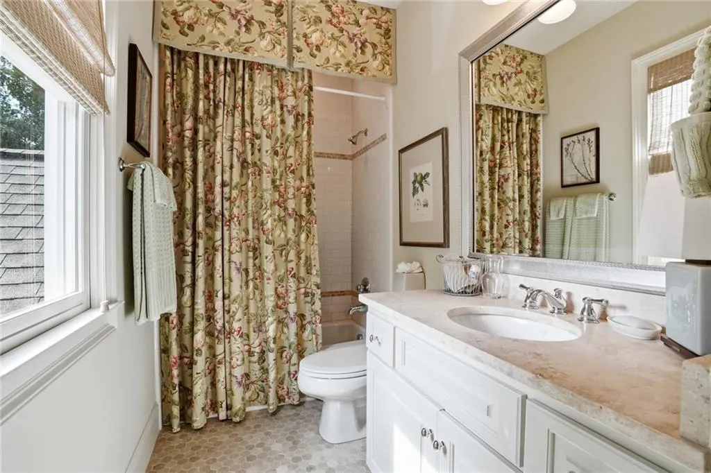 1001 Carter Drive Ne, Atlanta, Georgia 30319, 6 Bedrooms Bedrooms, 0 ,6 BathroomsBathrooms,Residential,For Sale,1001 Carter Drive Ne,7775916