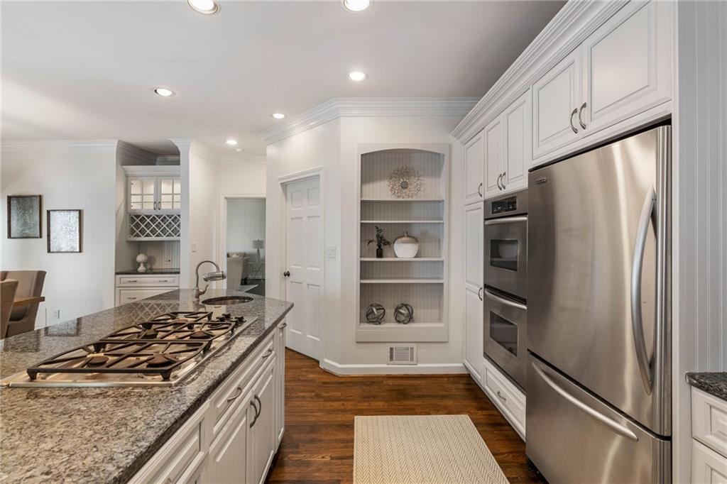 500 Highbrook Drive, Atlanta, Georgia 30342, 5 Bedrooms Bedrooms, ,3 BathroomsBathrooms,Residential,Sold,500 Highbrook Drive,7321860