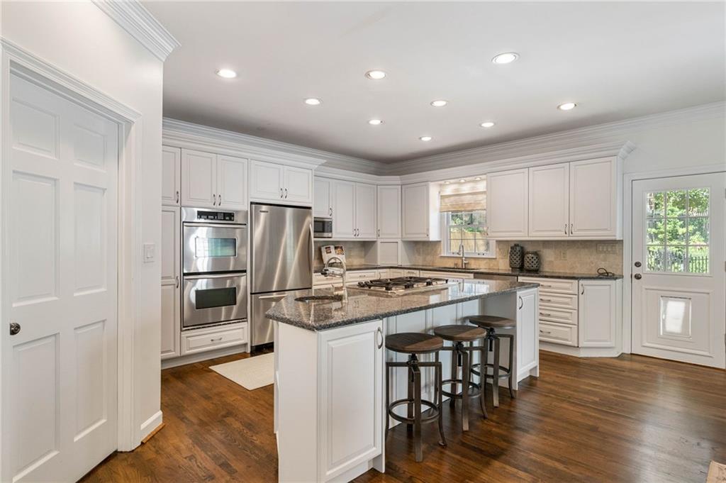 500 Highbrook Drive, Atlanta, Georgia 30342, 5 Bedrooms Bedrooms, ,3 BathroomsBathrooms,Residential,Sold,500 Highbrook Drive,7321860