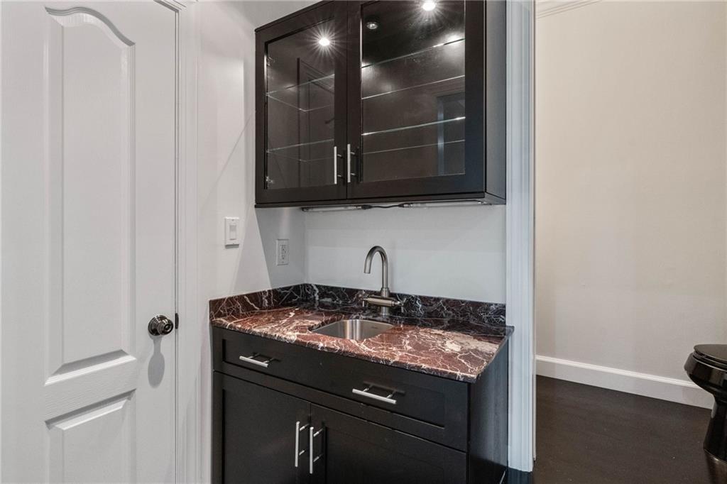 500 Highbrook Drive, Atlanta, Georgia 30342, 5 Bedrooms Bedrooms, ,3 BathroomsBathrooms,Residential,Sold,500 Highbrook Drive,7321860