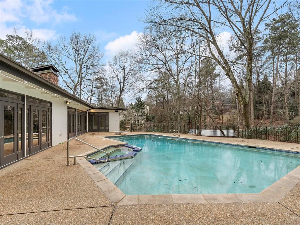 3326 Paces Ferry Road NW, Atlanta, Georgia 30327, 5 Bedrooms Bedrooms, ,4 BathroomsBathrooms,Residential,Sold,3326 Paces Ferry Road NW,7330674