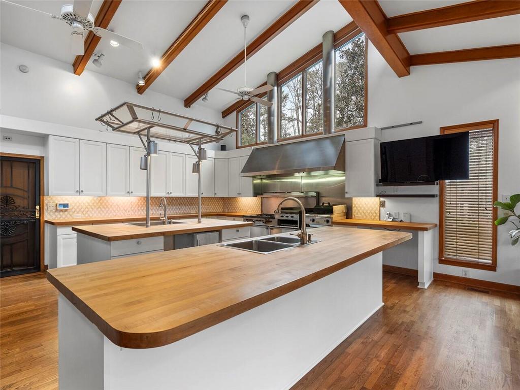 3326 Paces Ferry Road NW, Atlanta, Georgia 30327, 5 Bedrooms Bedrooms, ,4 BathroomsBathrooms,Residential,Sold,3326 Paces Ferry Road NW,7330674