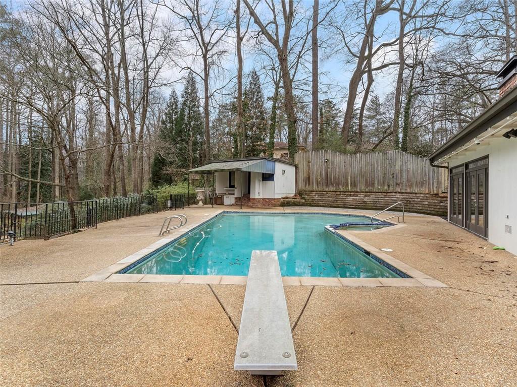 3326 Paces Ferry Road NW, Atlanta, Georgia 30327, 5 Bedrooms Bedrooms, ,4 BathroomsBathrooms,Residential,Sold,3326 Paces Ferry Road NW,7330674