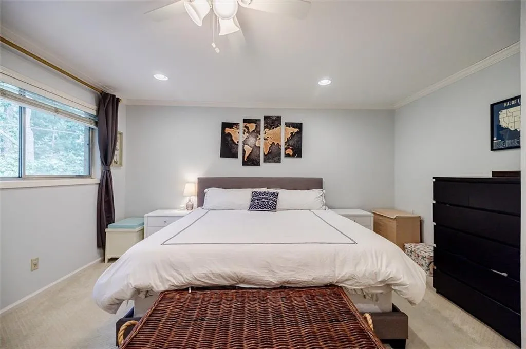 5400 Roswell Road Unit J5, Atlanta, Georgia 30342, 2 Bedrooms Bedrooms, ,2 BathroomsBathrooms,Residential,Sold,5400 Roswell Road Unit J5,7116601