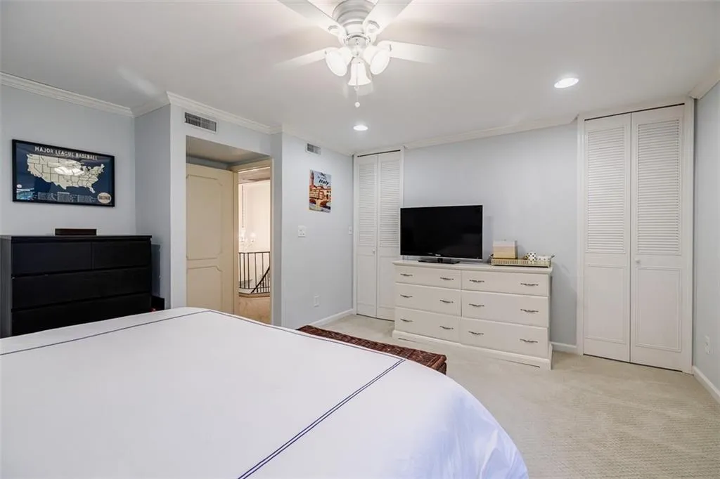 5400 Roswell Road Unit J5, Atlanta, Georgia 30342, 2 Bedrooms Bedrooms, ,2 BathroomsBathrooms,Residential,Sold,5400 Roswell Road Unit J5,7116601