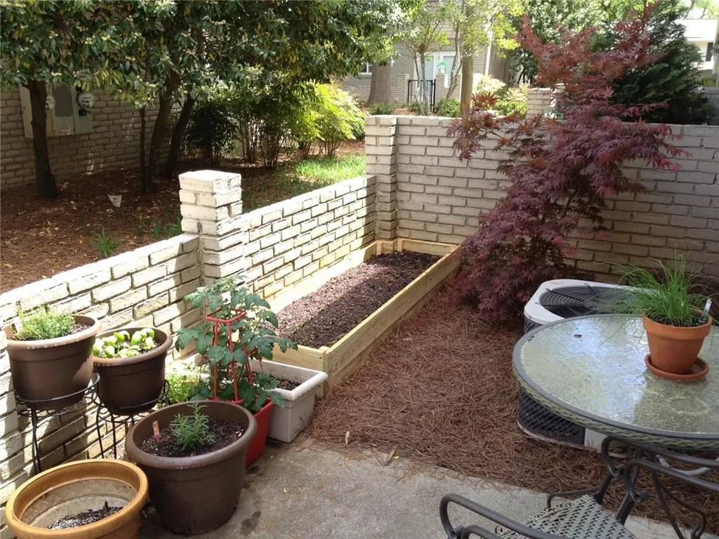 6940 Roswell Road Unit 22a, Atlanta, Georgia 30328, 2 Bedrooms Bedrooms, ,1 BathroomBathrooms,Residential,Sold,6940 Roswell Road Unit 22a,5803701