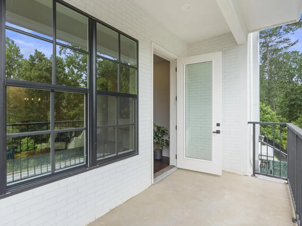 6890 Peachtree Dunwoody Road Unit 302, Sandy Springs, Georgia 30328, 2 Bedrooms Bedrooms, ,2 BathroomsBathrooms,Residential,Sold,6890 Peachtree Dunwoody Road Unit 302,6906549