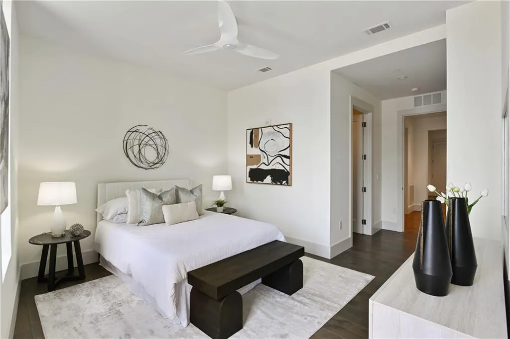 3107 Peachtree Road Ne Unit 1005, Atlanta, Georgia 30305, 2 Bedrooms Bedrooms, ,2 BathroomsBathrooms,Residential,For Sale,3107 Peachtree Road Ne Unit 1005,7580294