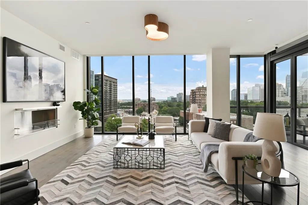 3107 Peachtree Road Ne Unit 1005, Atlanta, Georgia 30305, 2 Bedrooms Bedrooms, ,2 BathroomsBathrooms,Residential,For Sale,3107 Peachtree Road Ne Unit 1005,7580294