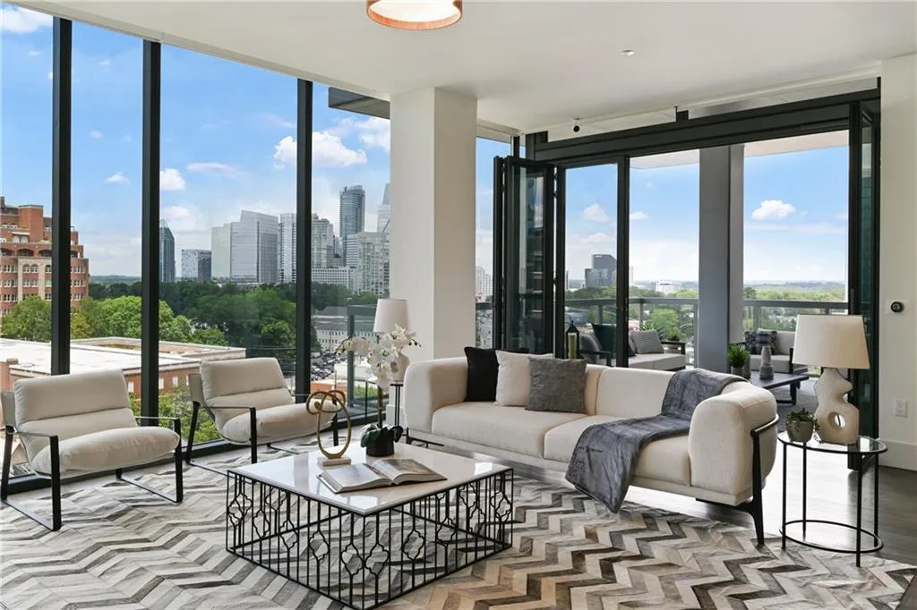 3107 Peachtree Road Ne Unit 1005, Atlanta, Georgia 30305, 2 Bedrooms Bedrooms, ,2 BathroomsBathrooms,Residential,For Sale,3107 Peachtree Road Ne Unit 1005,7580294