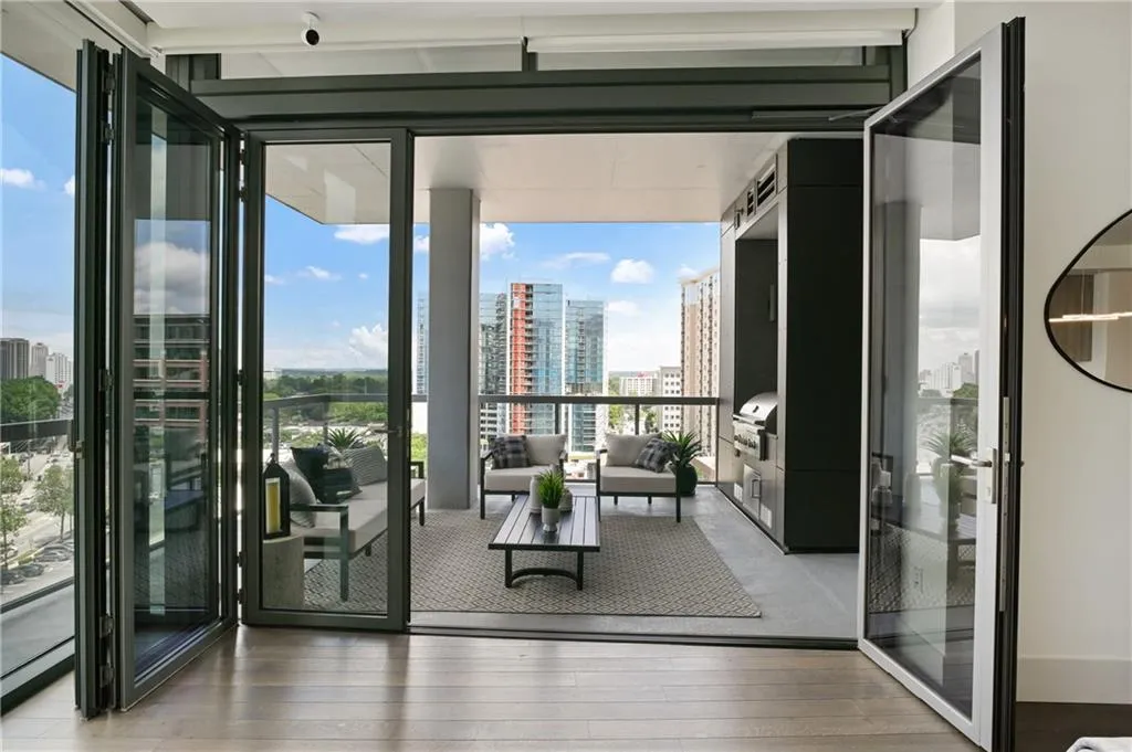 3107 Peachtree Road Ne Unit 1005, Atlanta, Georgia 30305, 2 Bedrooms Bedrooms, ,2 BathroomsBathrooms,Residential,For Sale,3107 Peachtree Road Ne Unit 1005,7580294