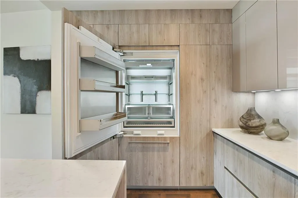 3107 Peachtree Road Ne Unit 1005, Atlanta, Georgia 30305, 2 Bedrooms Bedrooms, ,2 BathroomsBathrooms,Residential,For Sale,3107 Peachtree Road Ne Unit 1005,7580294