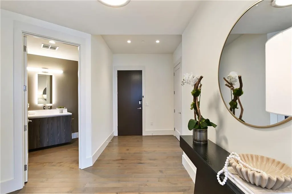 3107 Peachtree Road Ne Unit 1005, Atlanta, Georgia 30305, 2 Bedrooms Bedrooms, ,2 BathroomsBathrooms,Residential,For Sale,3107 Peachtree Road Ne Unit 1005,7580294