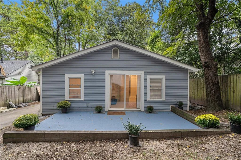 1812 Defoor Avenue Nw, Atlanta, Georgia 30318, 3 Bedrooms Bedrooms, ,2 BathroomsBathrooms,Residential,For Sale,1812 Defoor Avenue Nw,7625676