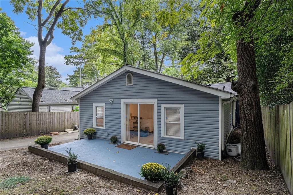 1812 Defoor Avenue Nw, Atlanta, Georgia 30318, 3 Bedrooms Bedrooms, ,2 BathroomsBathrooms,Residential,For Sale,1812 Defoor Avenue Nw,7625676