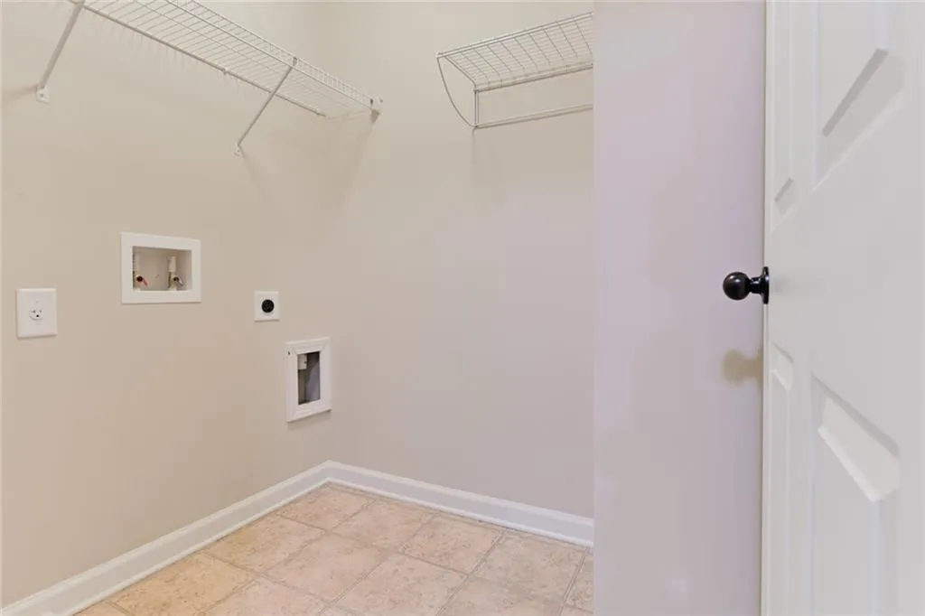 7510 Glisten Avenue Unit 316, Atlanta, Georgia 30328, 3 Bedrooms Bedrooms, ,2 BathroomsBathrooms,Residential,Sold,7510 Glisten Avenue Unit 316,6762687