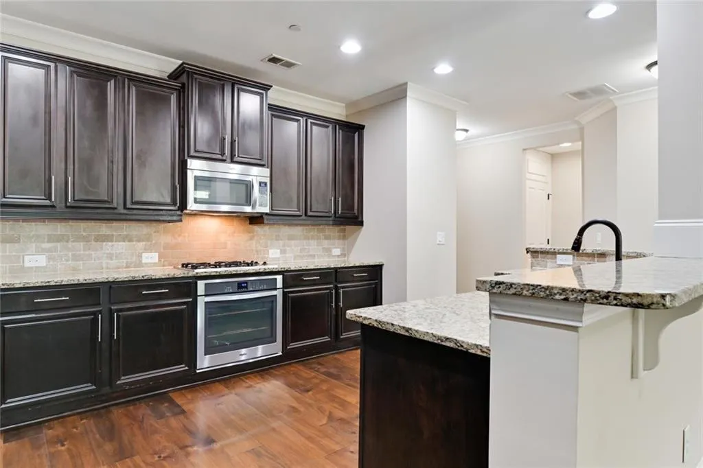 7510 Glisten Avenue Unit 316, Atlanta, Georgia 30328, 3 Bedrooms Bedrooms, ,2 BathroomsBathrooms,Residential,Sold,7510 Glisten Avenue Unit 316,6762687