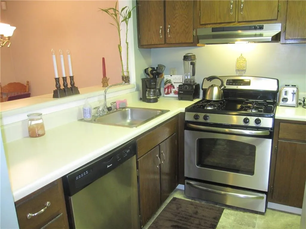 105 River Run Drive Unit 105, Atlanta, Georgia 30350, 1 Bedroom Bedrooms, ,1 BathroomBathrooms,Residential,Sold,105 River Run Drive Unit 105,5786198