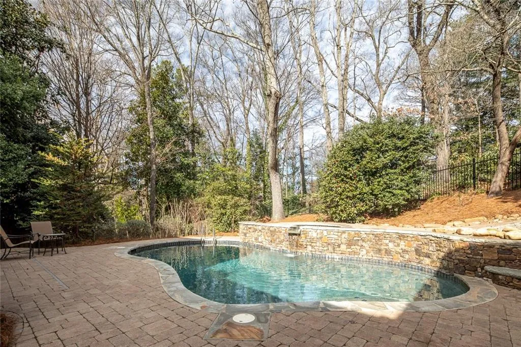 6025 Riverwood Drive, Sandy Springs, Georgia 30328, 5 Bedrooms Bedrooms, ,3 BathroomsBathrooms,Residential,Sold,6025 Riverwood Drive,6676414