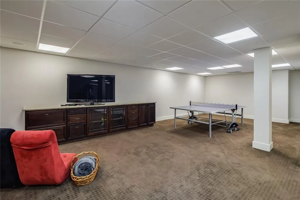 6025 Riverwood Drive, Sandy Springs, Georgia 30328, 5 Bedrooms Bedrooms, ,3 BathroomsBathrooms,Residential,Sold,6025 Riverwood Drive,6676414