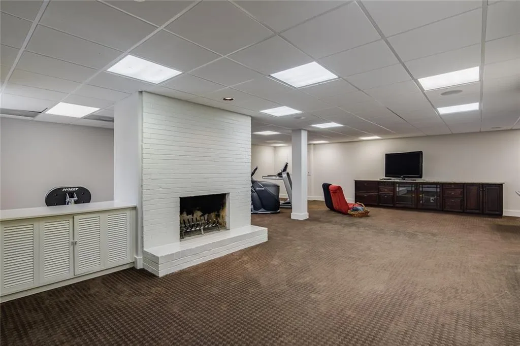 6025 Riverwood Drive, Sandy Springs, Georgia 30328, 5 Bedrooms Bedrooms, ,3 BathroomsBathrooms,Residential,Sold,6025 Riverwood Drive,6676414