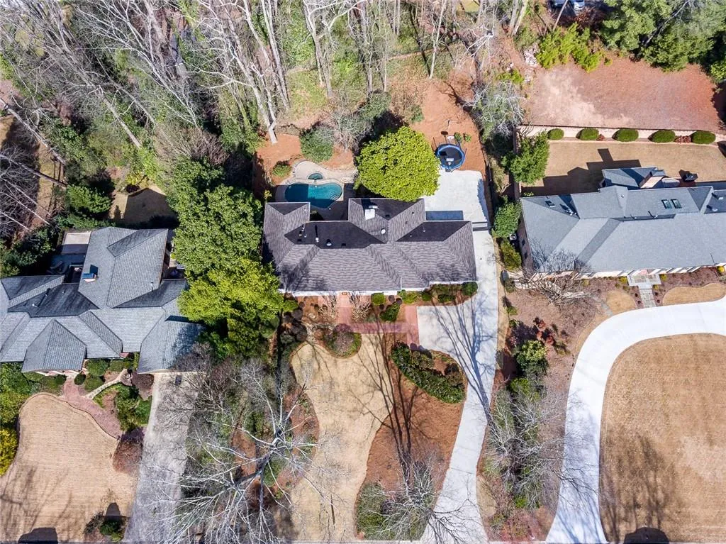 6025 Riverwood Drive, Sandy Springs, Georgia 30328, 5 Bedrooms Bedrooms, ,3 BathroomsBathrooms,Residential,Sold,6025 Riverwood Drive,6676414