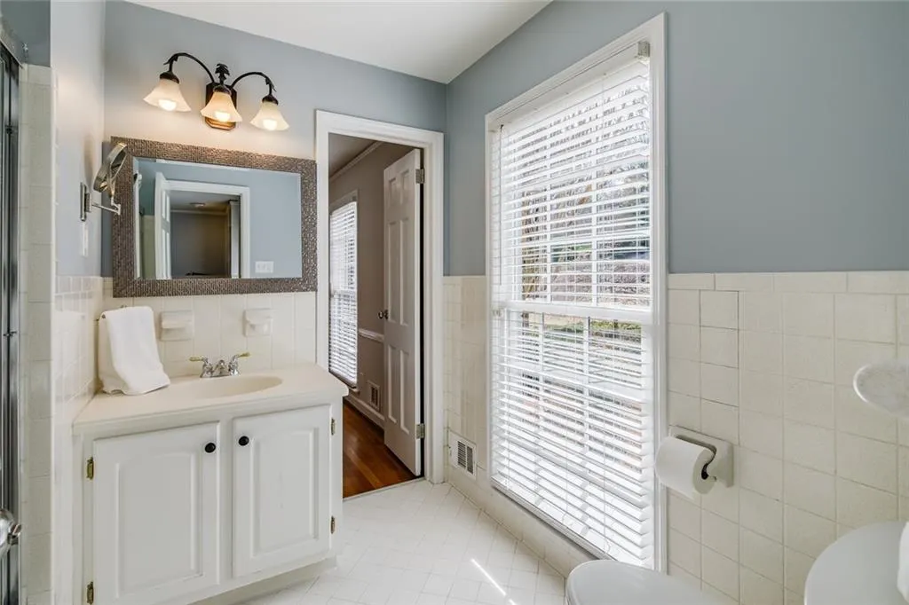 6025 Riverwood Drive, Sandy Springs, Georgia 30328, 5 Bedrooms Bedrooms, ,3 BathroomsBathrooms,Residential,Sold,6025 Riverwood Drive,6676414