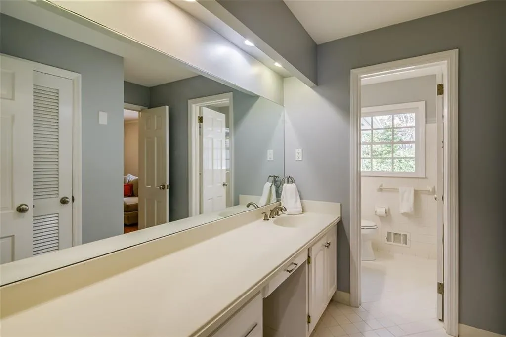 6025 Riverwood Drive, Sandy Springs, Georgia 30328, 5 Bedrooms Bedrooms, ,3 BathroomsBathrooms,Residential,Sold,6025 Riverwood Drive,6676414